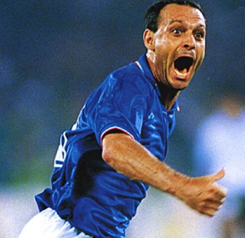 Salvatore_Schillaci_-_Italia_90.jpg.947d384415cf55f8c7cdfc05836e0a2b.jpg